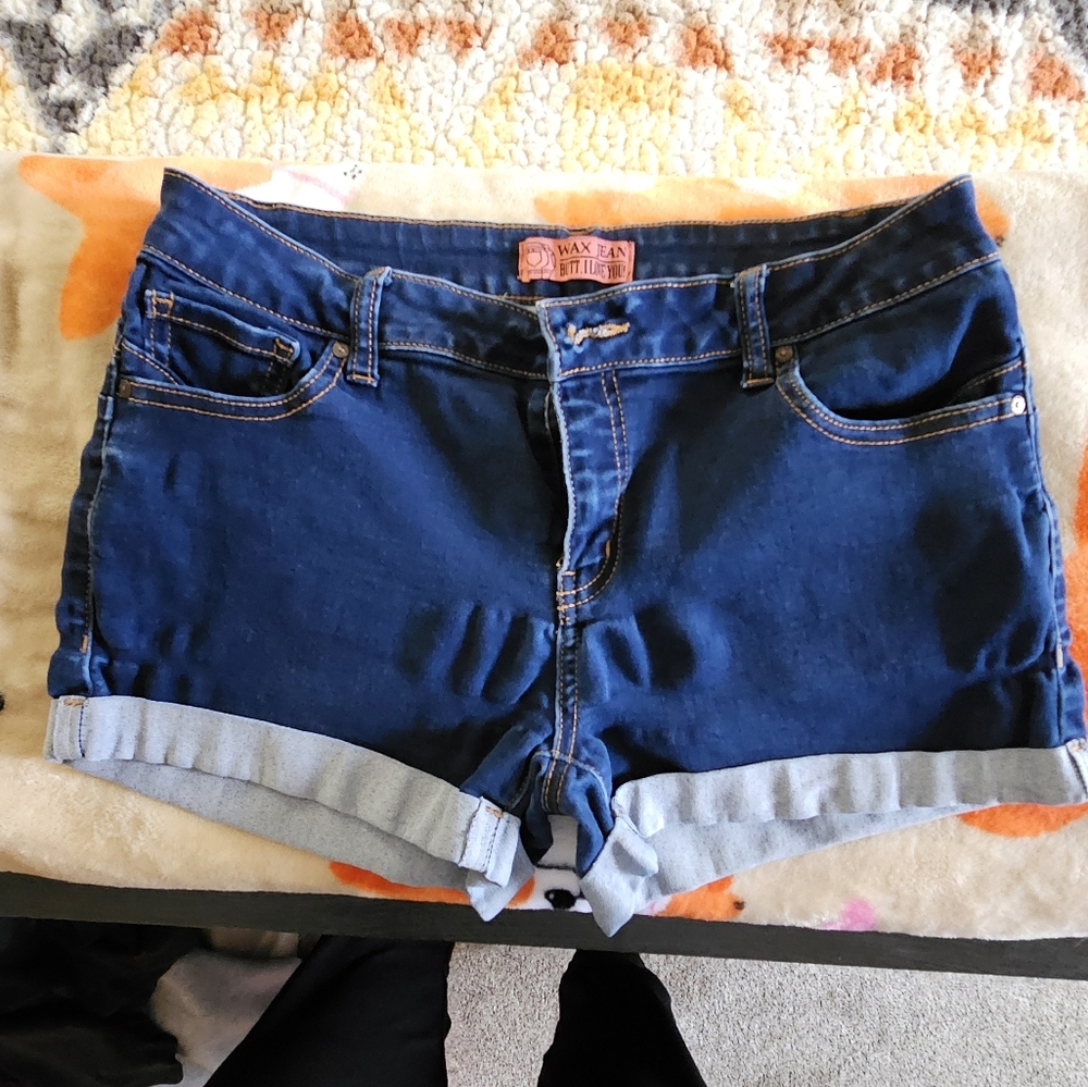 Cute and stretchy Wax Jean Shorts